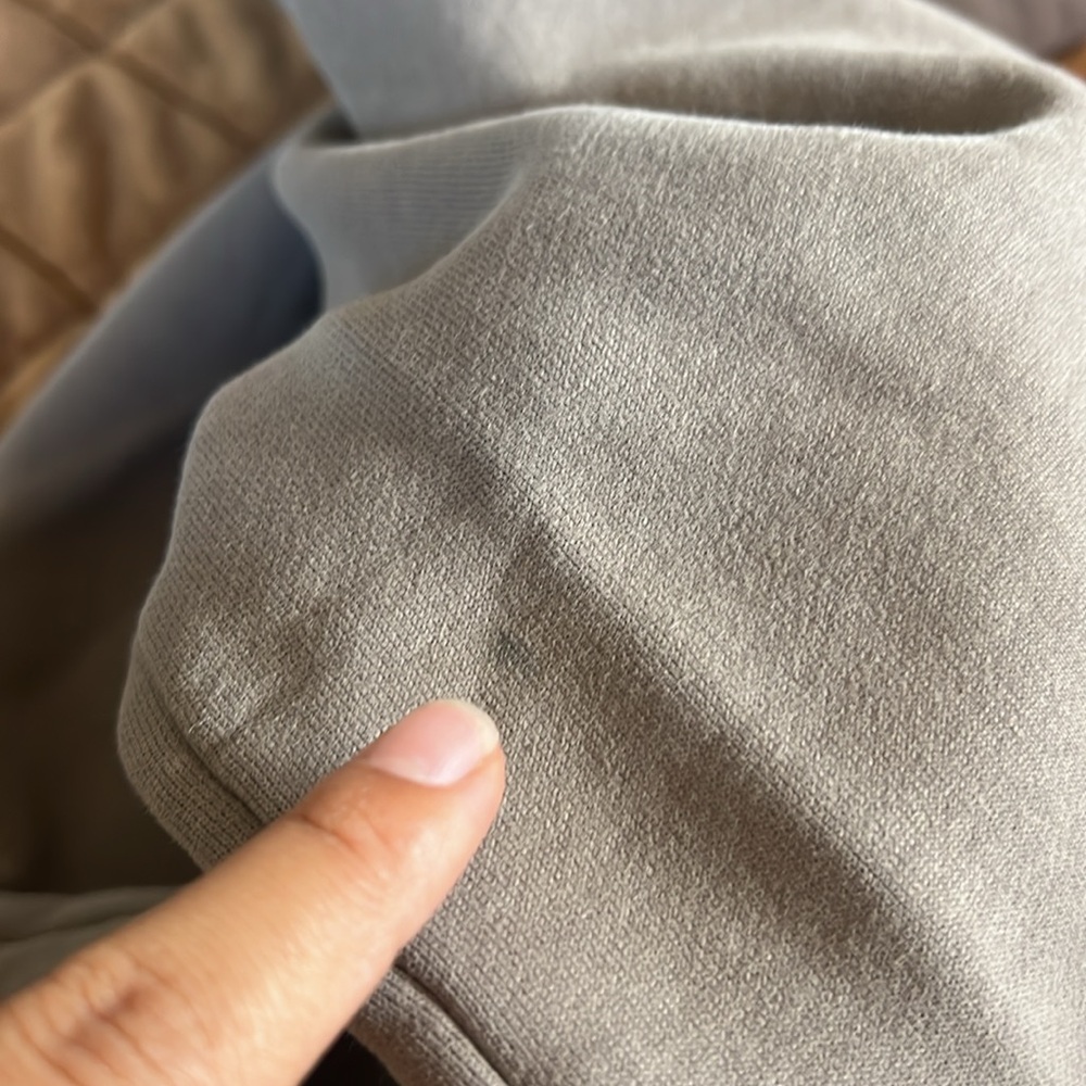 ARITZIA COZY SWEATFLEECE MEGA FIT CARGO SWEATPANTS SMALL TAUPE - Picture 6 of 7
